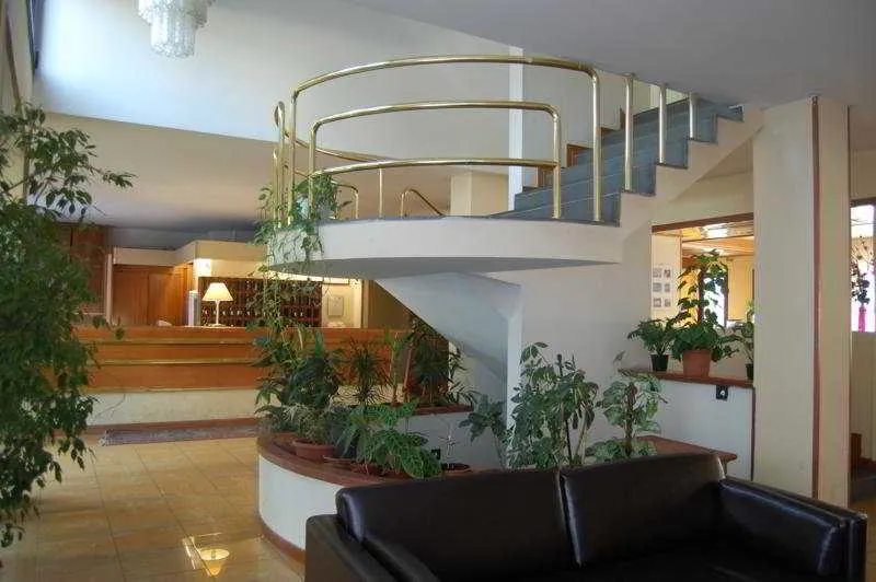 Lobby, Ascot, Florence