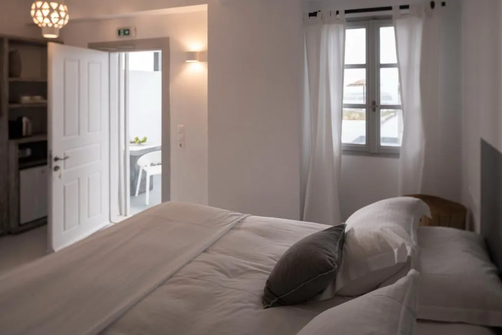 DOUBLE WITH JACUZZI Room, Coco-Mat Hotel Santorini, Santorini