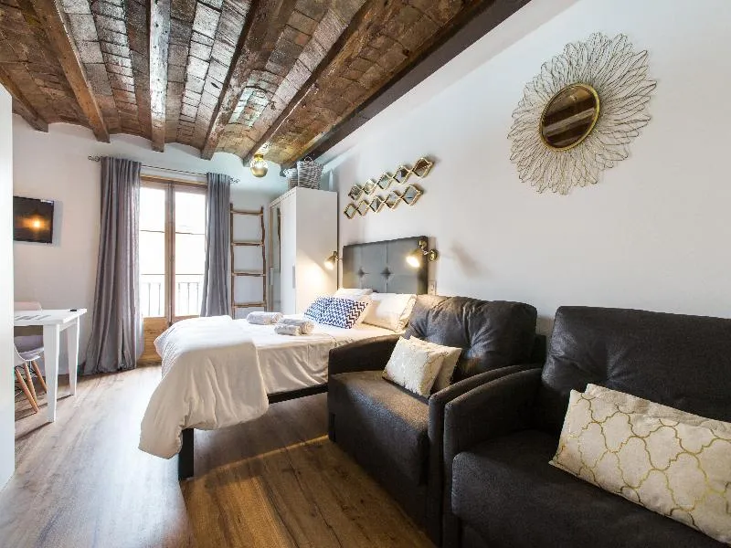 STUDIO SUPERIOR CAPACITY 4 Room, En Ferran by The Streets, Barcelona