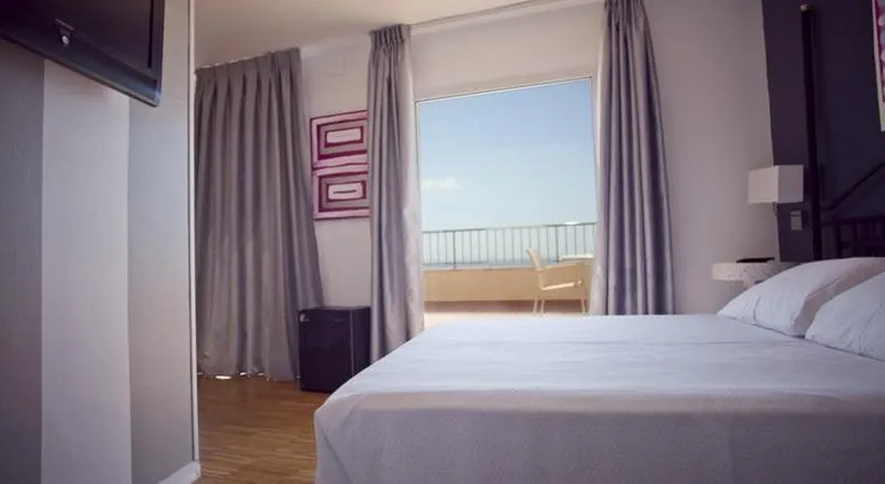 Room, Subur, Costa Brava