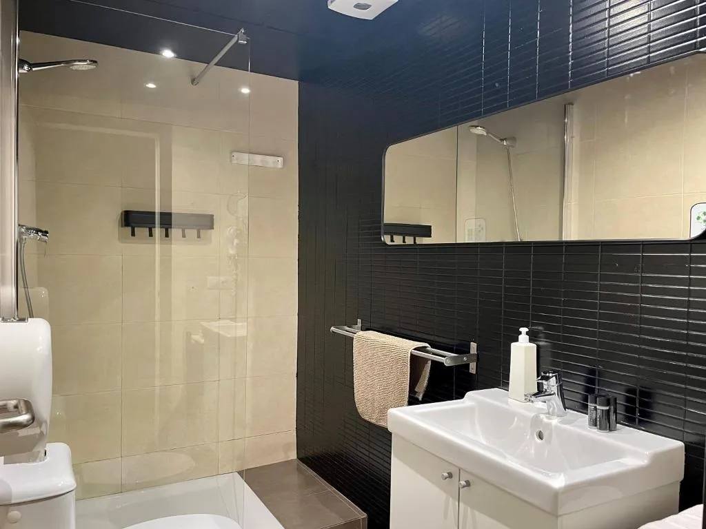 DOUBLE SUPERIOR WITH VIEWS Room, B&B Mare de Deu Jardines del Turia, Valencia