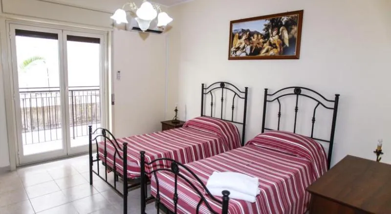 APARTMENT STANDARD Room, Miosotis Apartments, Taormina