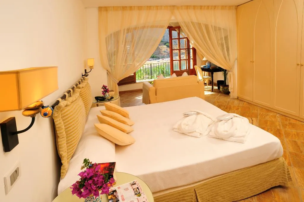 QUADRUPLE STANDARD Room, Le Calette Bay, Palermo