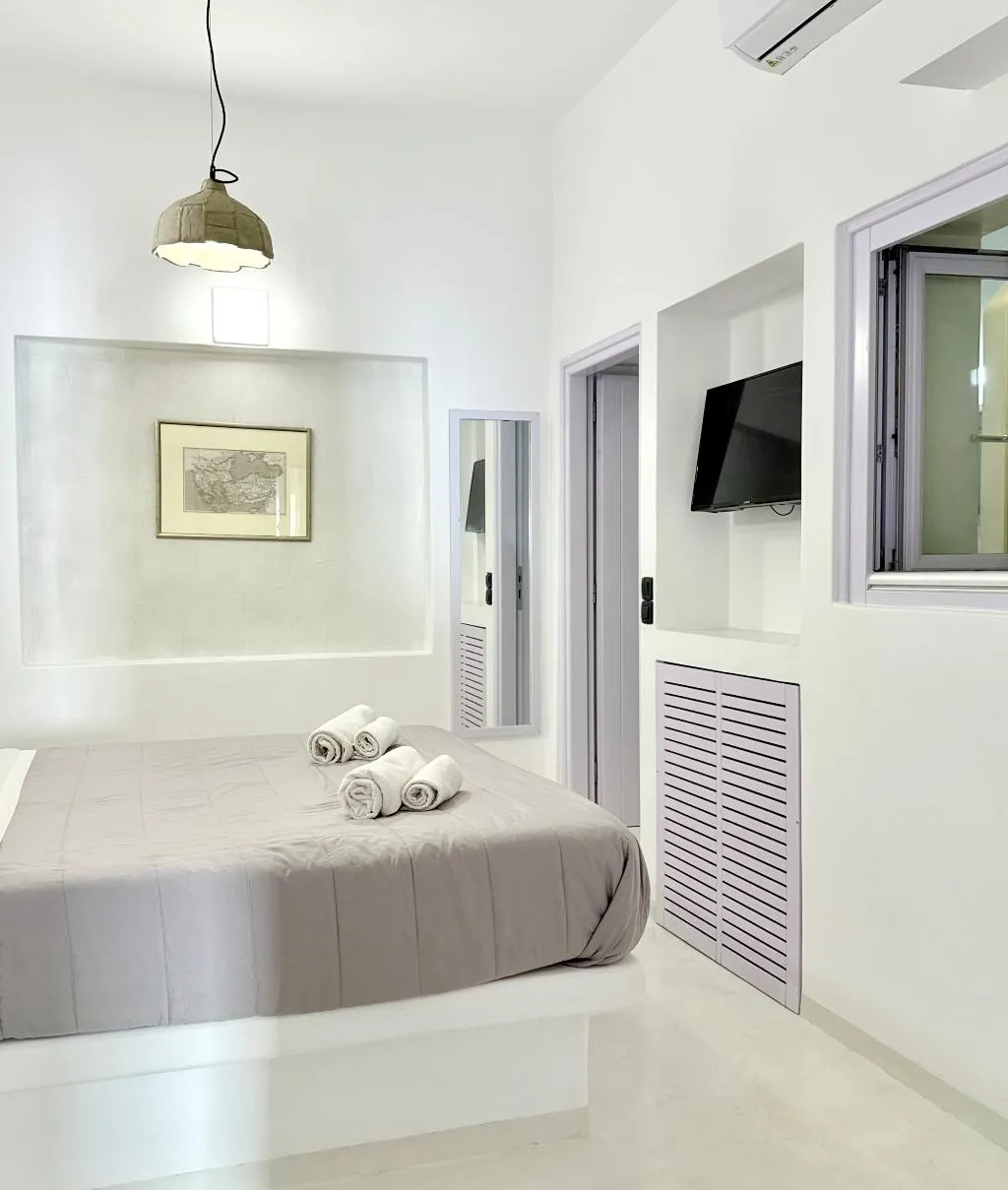 DOUBLE STANDARD Room, Caldera's Bliss Suites, Santorini