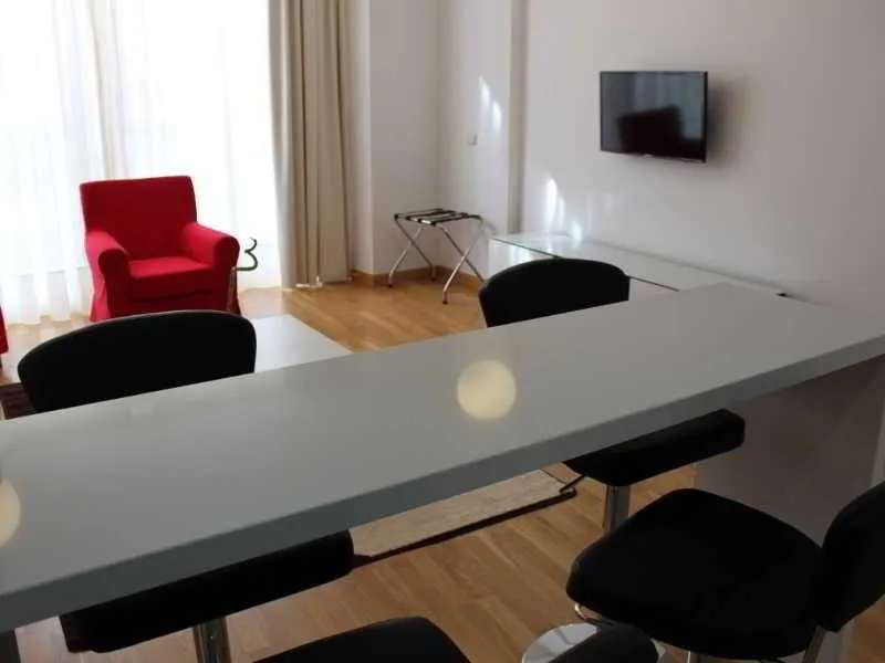 APARTMENT CAPACITY 6 ONE BEDROOM Room, Debambu, Costa Del Sol