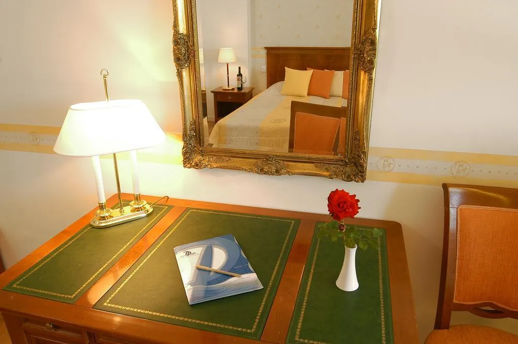 SINGLE STANDARD Room, Poseidon Palace, Athens