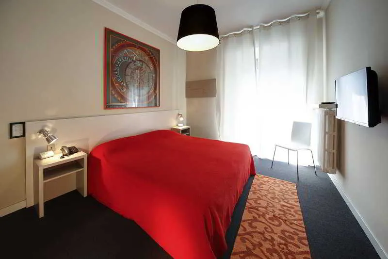 Room, Residence Pian della Nave, Milan