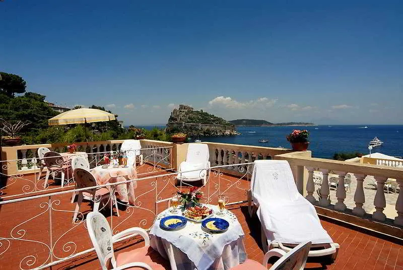 Terrace, Giardino delle Ninfe e la Fenice, Naples