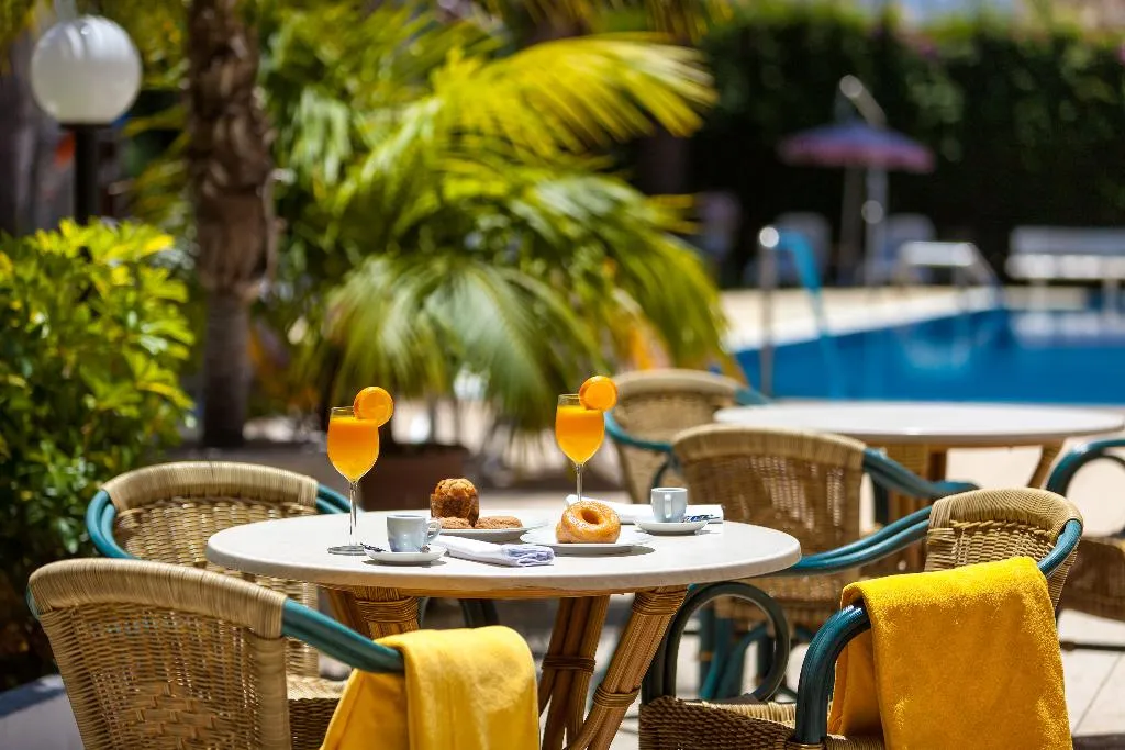 Terrace, Masaru, Tenerife