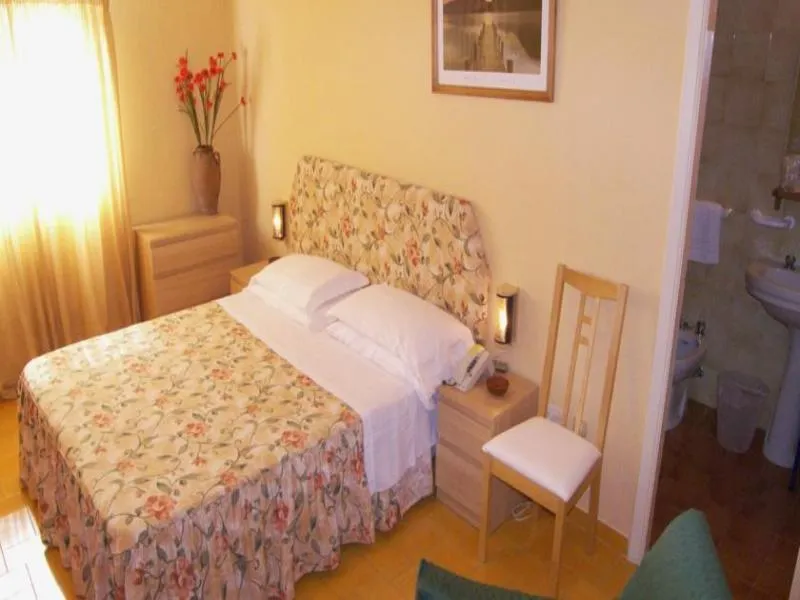 Room, Villa Fiorita, Naples