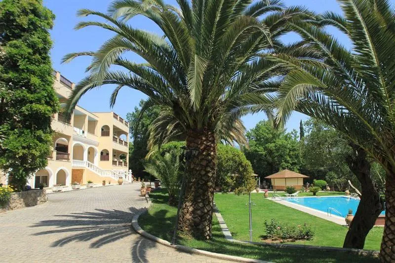 Pool, Fiori, Corfu