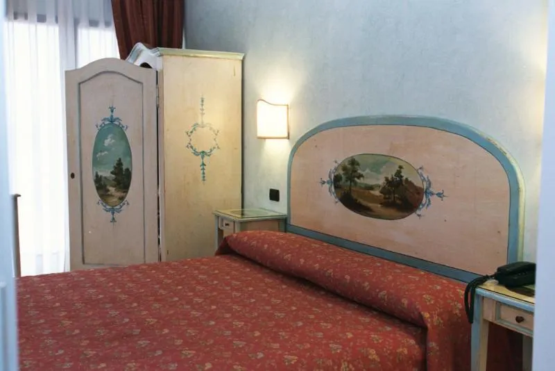 Room, Ariston, Venice