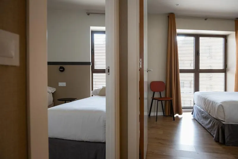 APARTMENT CAPACITY 6 TWO BEDROOMS Room, MH Apartments Urban, Barcelona