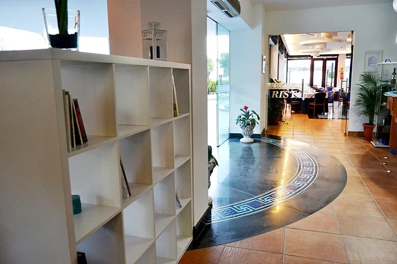 Lobby, Parco dei Principi, Naples