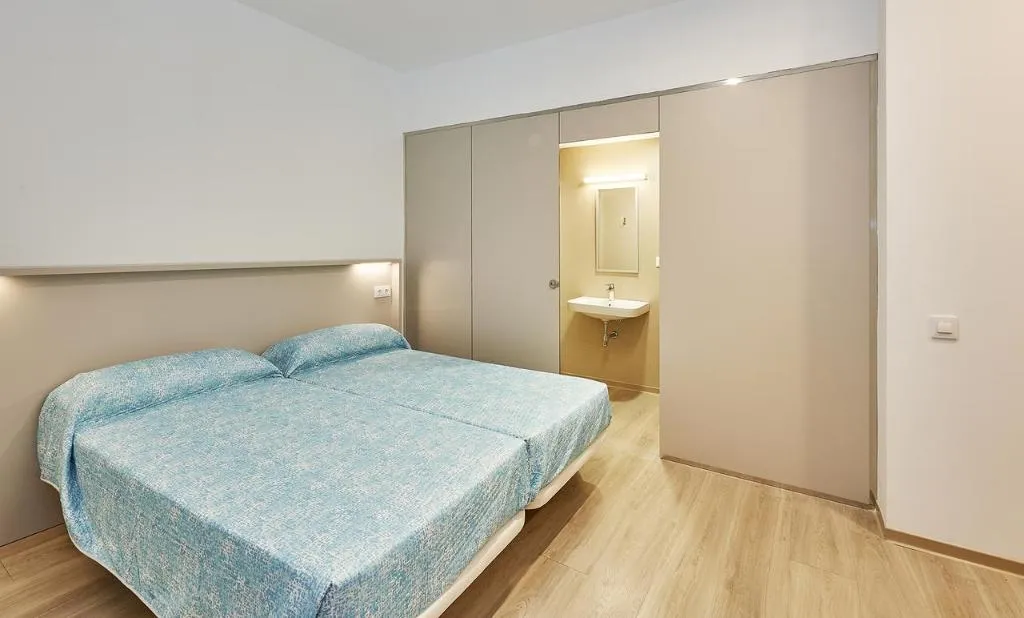 FAMILY ROOM CAPACITY 2 Room, Alberg Abat Oliba, Barcelona