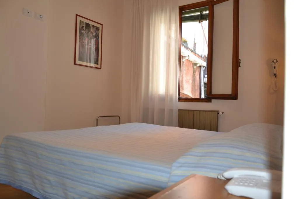 DOUBLE SINGLE USE STANDARD Room, Canada Hotel, Venice