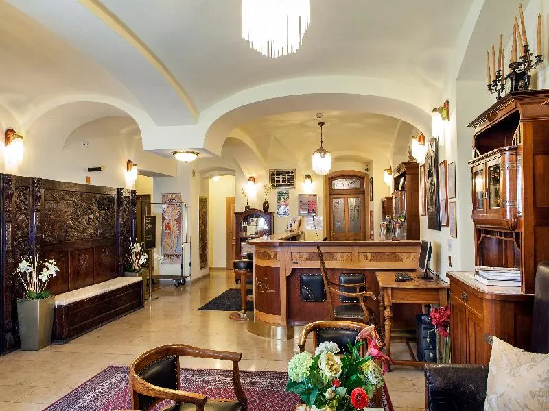 Lobby, Mucha, Prague