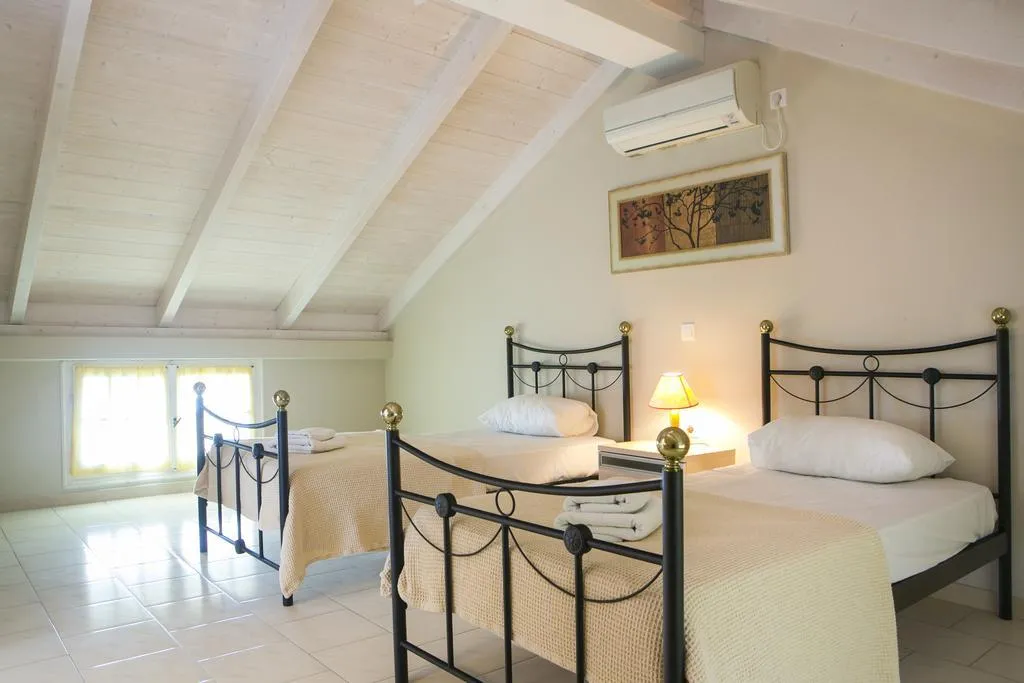 APARTMENT SEA VIEW TWO BEDROOMS Room, Irena Studios And Apartments, Kefallinia