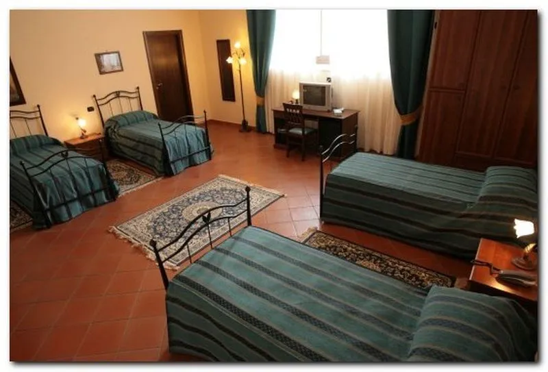 FAMILY ROOM CLASSIC Room, Grand Hotel Capodimonte, Naples