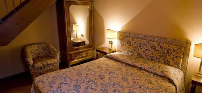 Room, Le Due Corti, Milan