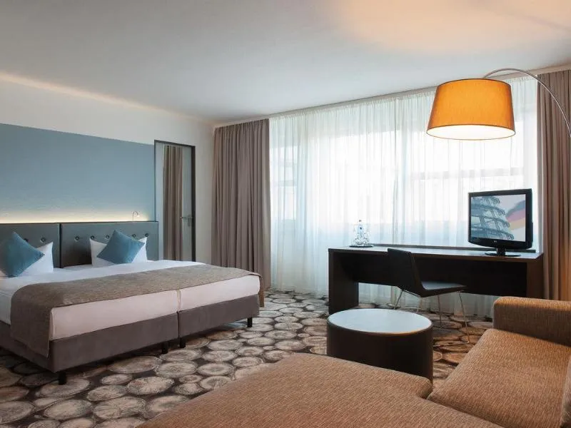 Room, Hotel Victor's Residenz Hotel Berlin Tegel, Berlin