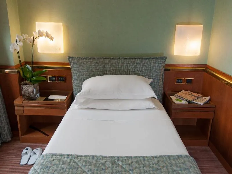 SINGLE STANDARD Room, Hotel Michelangelo Milan, Milan