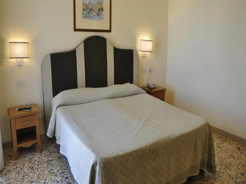 Room, Tourist, Naples