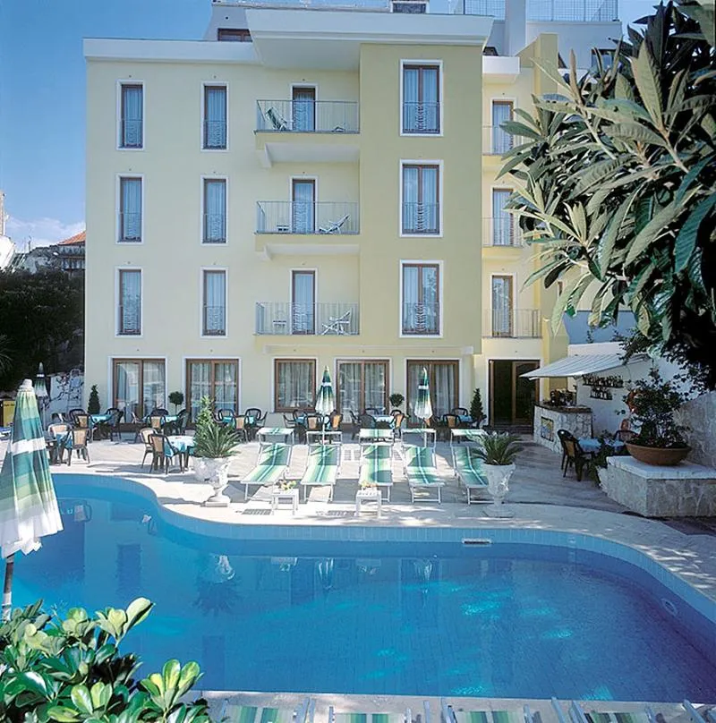 Pool, Albatros, Naples