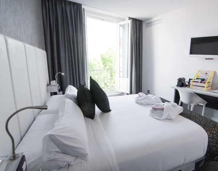 DOUBLE SUPERIOR CITY VIEW Room, Petit Palace Santa Barbara, Madrid