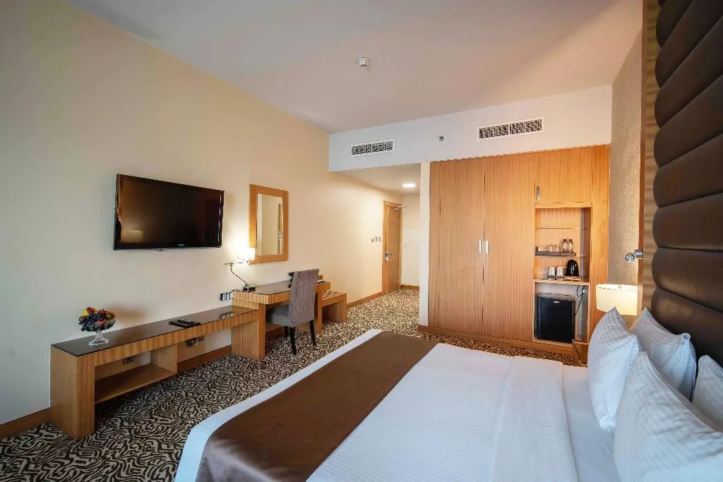 DOUBLE SUPERIOR Room, Copthorne Hotel Sharjah, Dubai