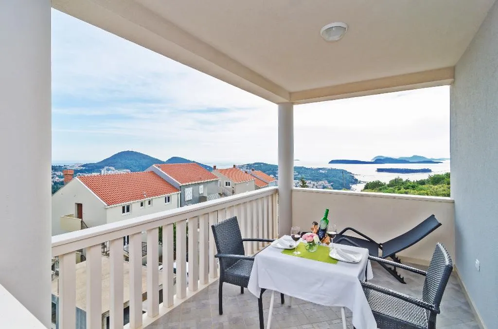 APARTMENT SUPERIOR ONE BEDROOM Room, Apartments Villa Dadic, Dubrovnik