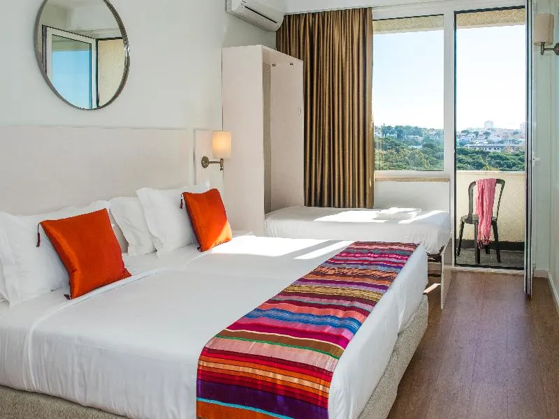 TRIPLE STANDARD Room, Londres Estoril Hotel, Lisbon