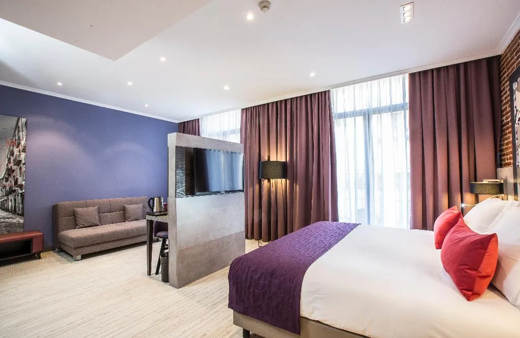 Double or Twin DELUXE Room, Leonardo Hotel Las Ramblas, Barcelona