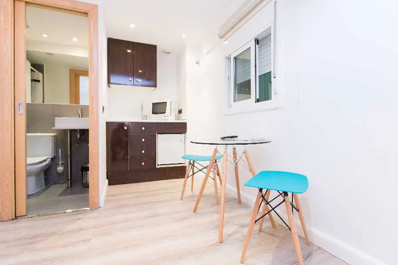 STUDIO STANDARD Room, AinB Las Ramblas-Colón Apartments, Barcelona