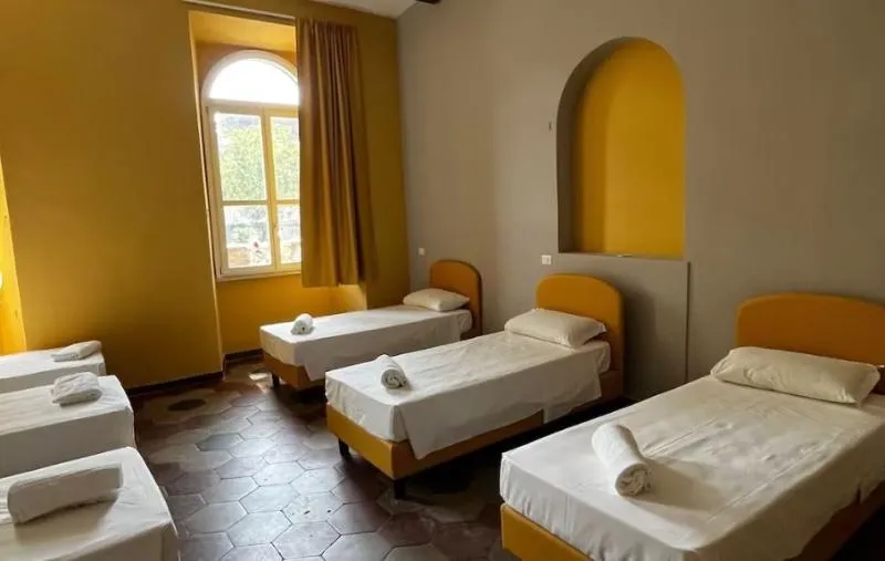 Bed in dormitory CAPACITY 6 ONE BEDROOM Room, Borgo Ripa Urban Travel, Rome