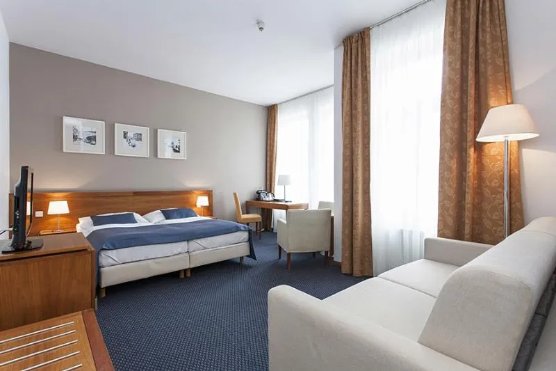 FAMILY ROOM STANDARD Room, Hotel Carol, Prague