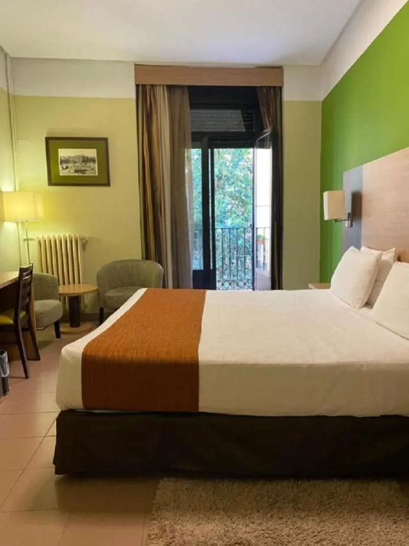 Double or Twin WITH BALCONY Room, Ballesta, Madrid