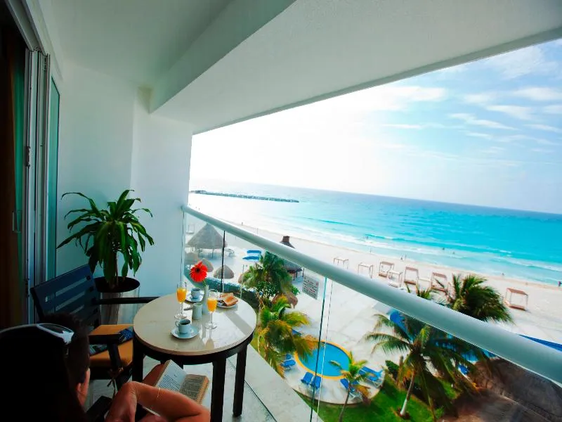 DOUBLE LUXURY OCEAN VIEW Room, Krystal Cancun, Cancun Area