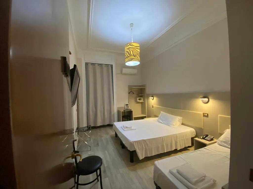 TRIPLE STANDARD Room, Hotel Bogart, Milan