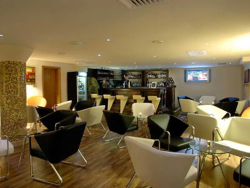Bar, The Windsor Hotel, Malta