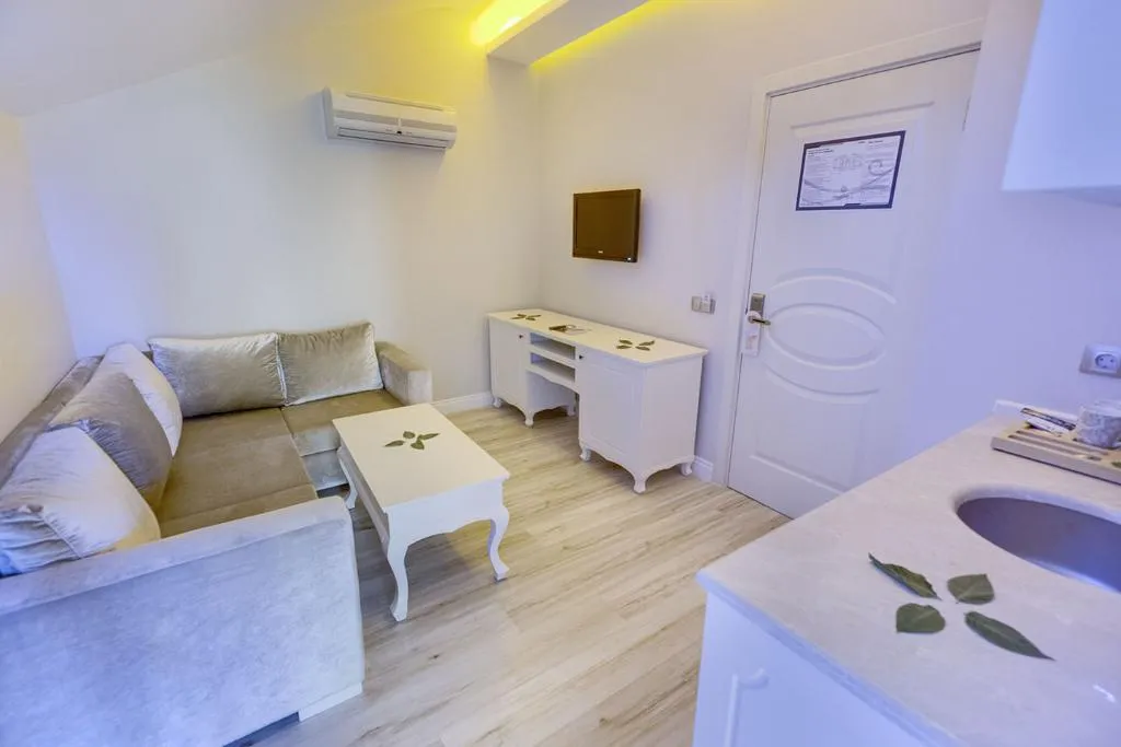 SUITE WITH JACUZZI Room, The Pine Hill Hotel & Suites, Dalaman