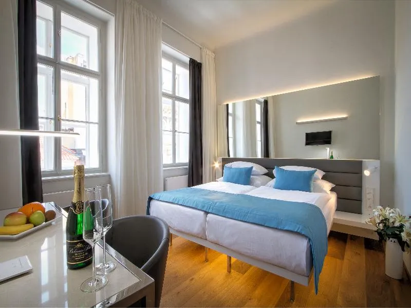 Double or Twin STANDARD Room, Bishops House, Prague