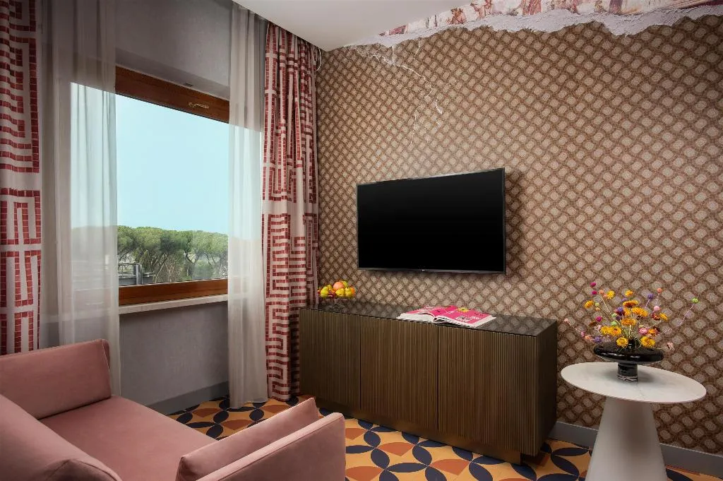 SUITE WITH VIEWS Room, nhow Roma Vittorio Veneto, Rome