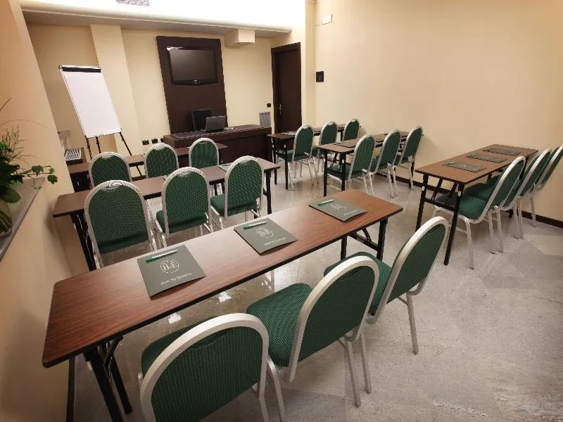 Conferences, Hotel Des Etrangers, Milan