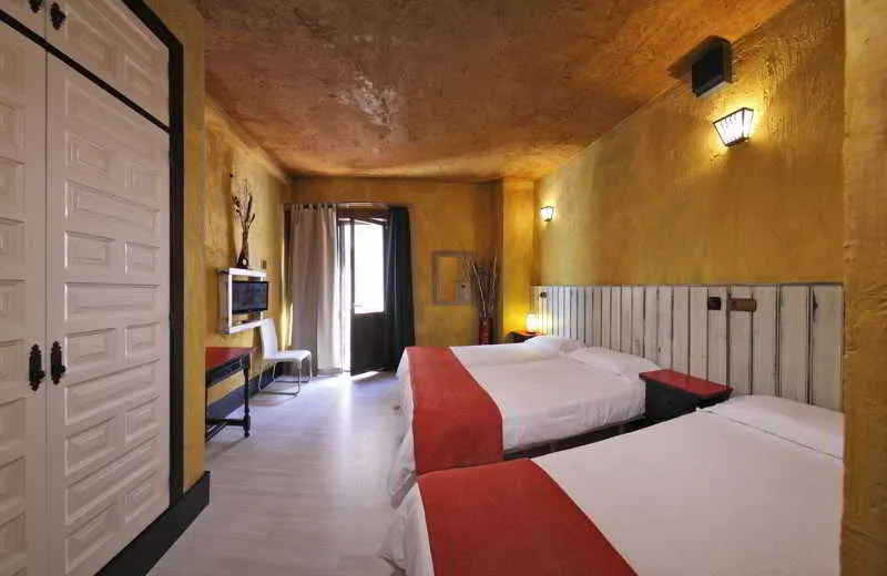 Room, Apartamentos El Tiempo, Madrid