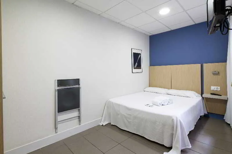 Room, Putxet by Gaiarooms, Barcelona