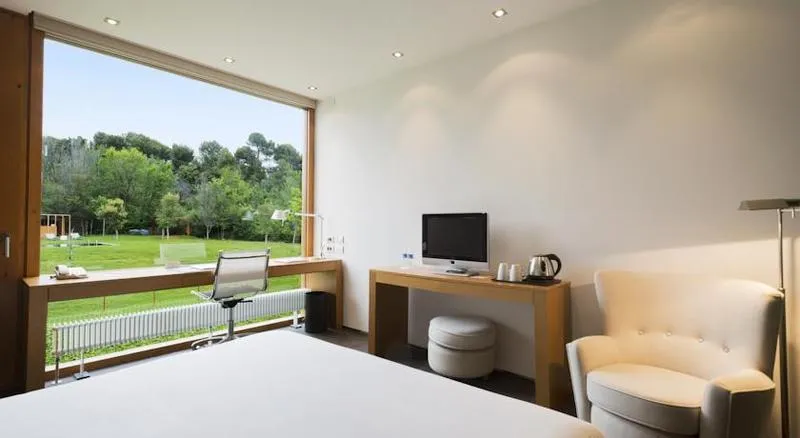 DOUBLE STANDARD Room, La Mola & Conference Center, Barcelona