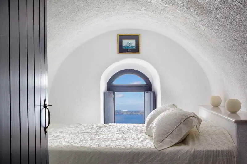 Room, Homeric Poems, Santorini