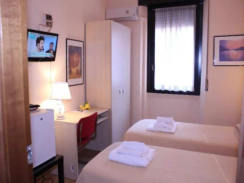 Double or Twin STANDARD Room, Europa Hotel, Milan