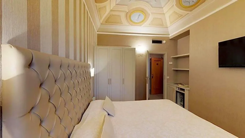 TRIPLE DELUXE Room, Hotel Metropole, Cagliari